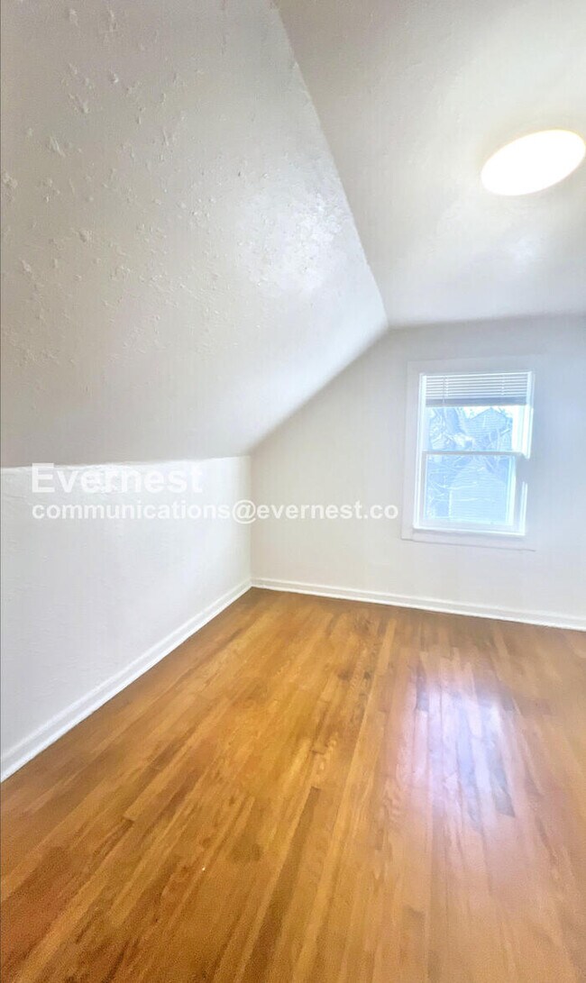 Building Photo - 2811 E 58th St