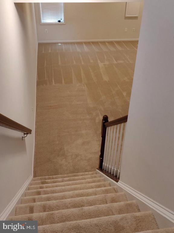 Building Photo - 42891 Edgegrove Heights Terrace