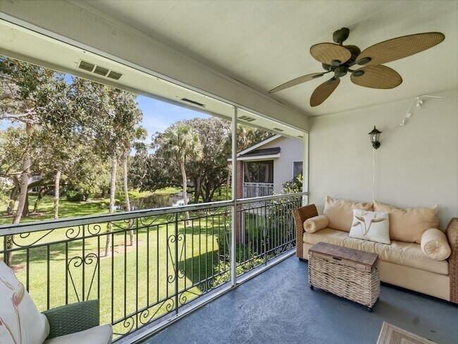 Building Photo - 101 Park Shores Cir