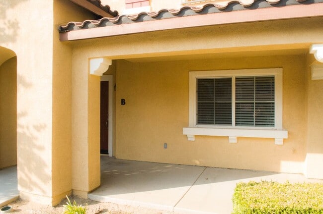Building Photo - 25848 Iris Ave