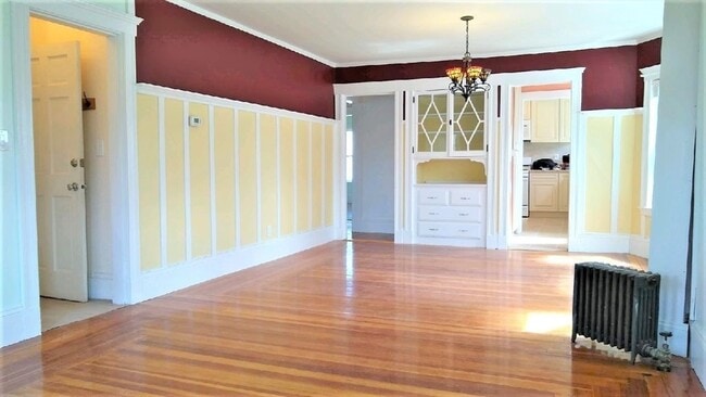 Building Photo - 7 Grand St