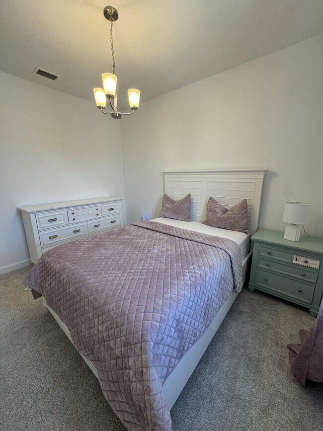 Building Photo - 14083 SW Thorens Dr