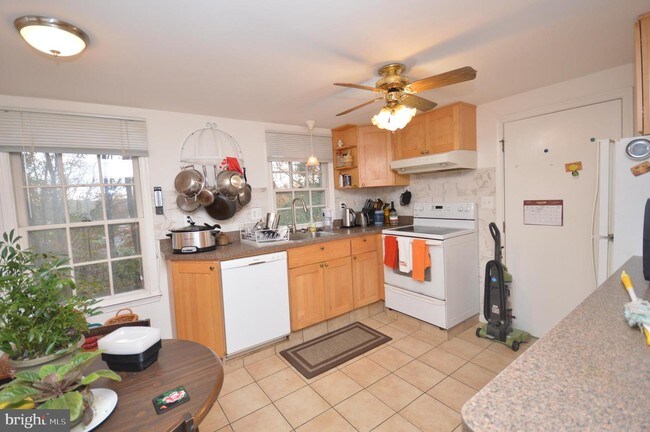 Building Photo - 14595 Woodland Ridge Dr