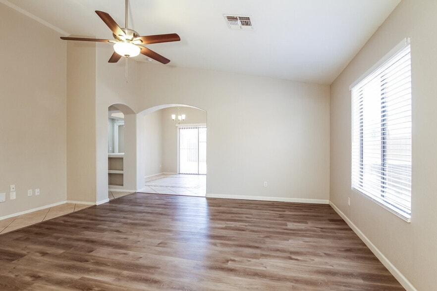 Building Photo - 15519 N 158th Ln