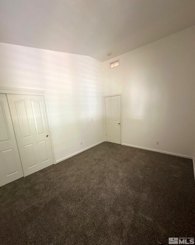 Building Photo - 2662 Pride Dr
