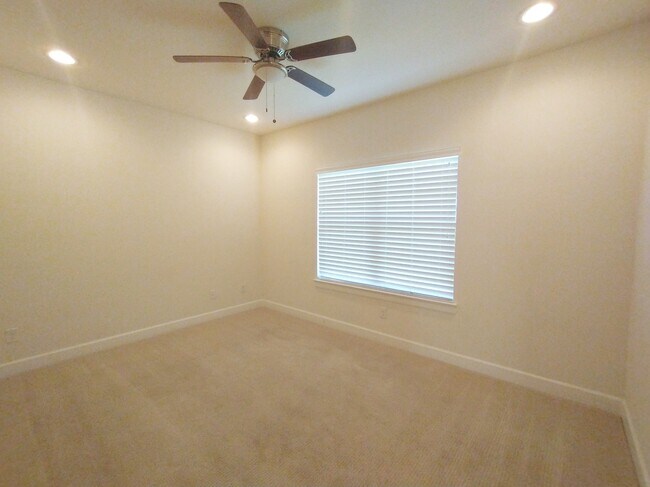 2nd bedroom/ office on 3rd floor with bathroom - 3406 La Branch St