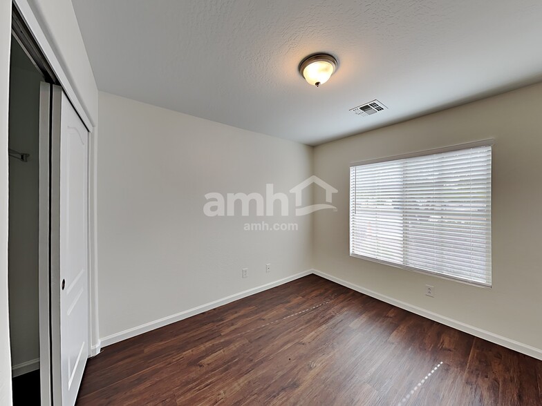 Building Photo - 18443 N 114th Ave