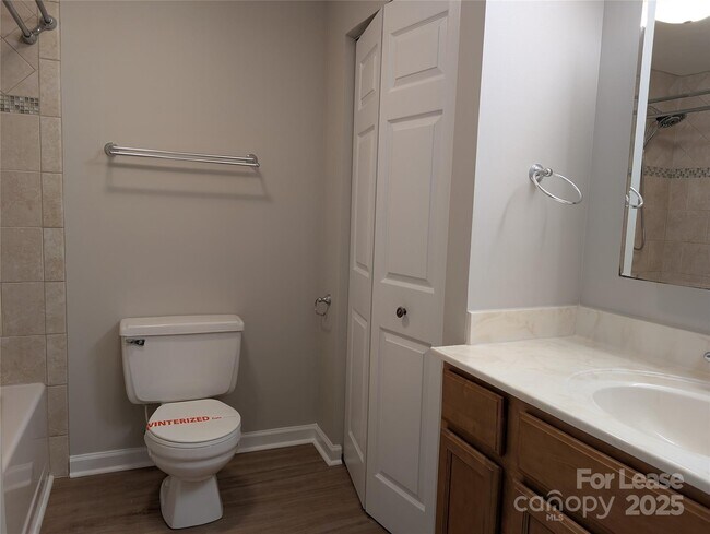 Building Photo - 5823 Rimerton Dr