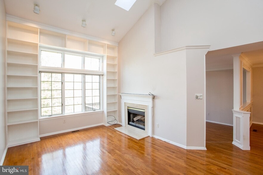 Building Photo - 9 Sturbridge Ct