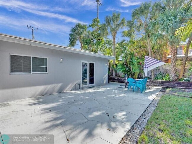 Building Photo - 4422 Sea Grape Dr