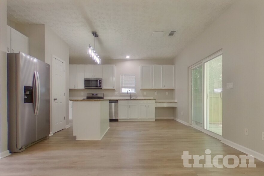 Building Photo - 411 Clearstream Ln