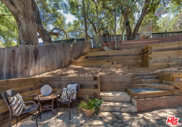 Building Photo - 8900 Hollywood Hills Rd