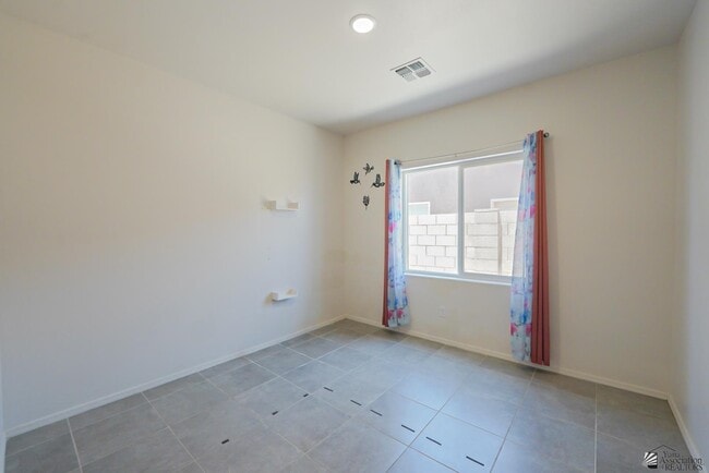 Building Photo - 3457 W 39th Ln
