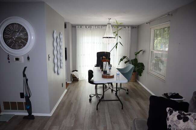 Building Photo - 7344 San Bonita Dr