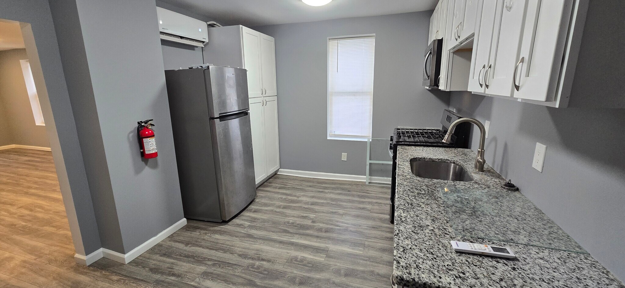 Building Photo - 44 Capitol St