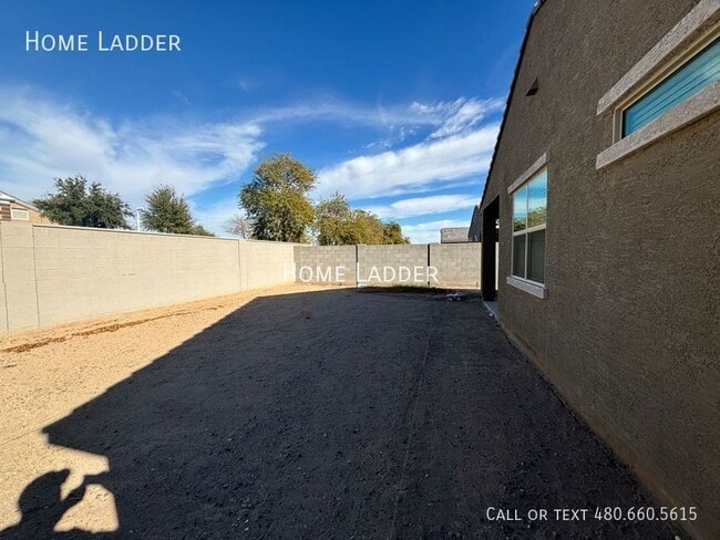 Building Photo - 22446 W Kimberly Dr