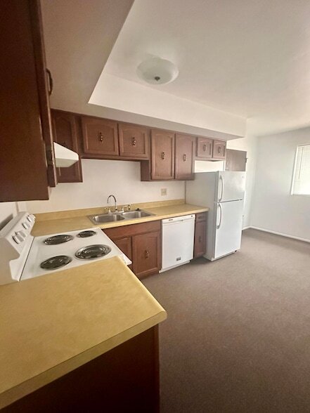 Building Photo - 1124 Camellia Dr