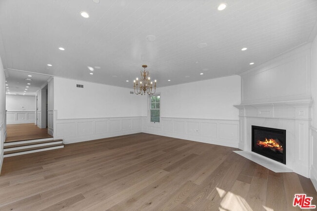 Building Photo - 566 Ida St