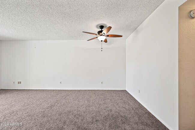 Building Photo - 4211 E Palm Ln