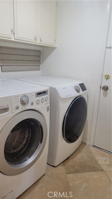 Building Photo - 5035 Vía Donaldo