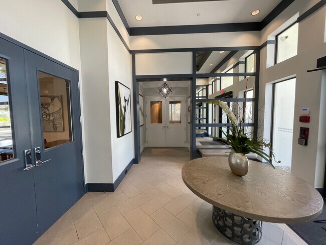 Building Photo - 15371 Green River Ct