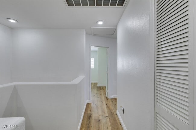 Building Photo - 120 Tansy Ct
