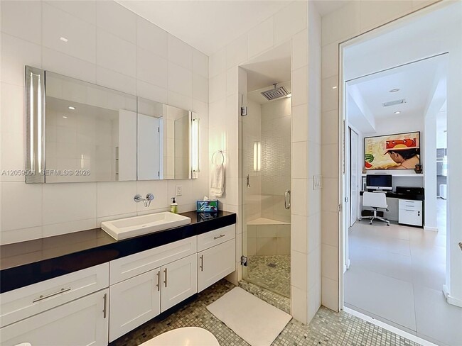 Building Photo - 1460 Ocean Dr