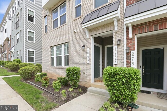 Building Photo - 2739 Pinebrook Rd