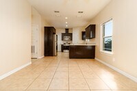 Building Photo - 2706 E Garfield Ave