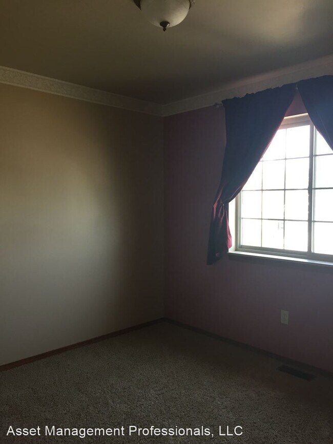 Building Photo - 710-714 Pebble Beach Rd