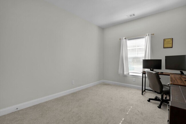 Building Photo - Spacious 5BR/3BA Home with Lagoon View on Quiet Cul-de-Sac!