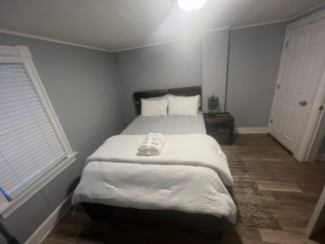 Building Photo - 283 Grand Ave