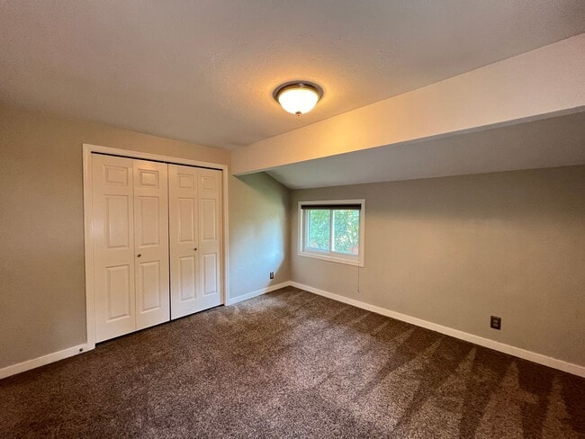 Building Photo - Elegant Four Bedroom Home