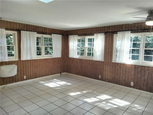 Building Photo - 1009 Verdi Way