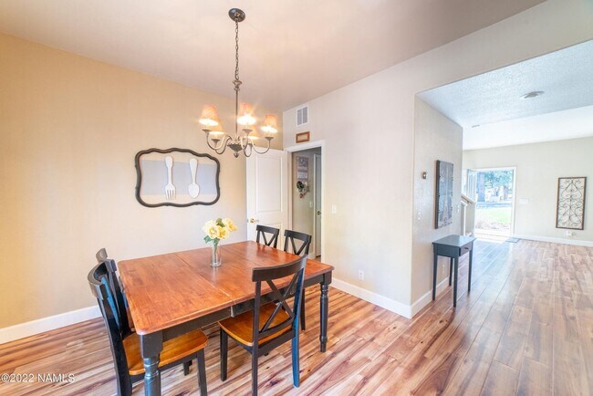 Building Photo - Westside 4 Bed, 2.5 Bath House with A/C & 2-Car Garage Near NAU & CCC! Students & Pets OK! Aug 10th!