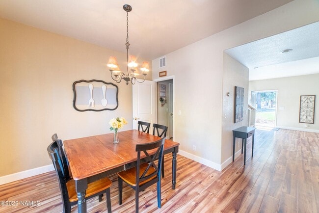 Building Photo - Westside 4 Bed, 2.5 Bath House with A/C & 2-Car Garage Near NAU & CCC! Students & Pets OK! Avail....