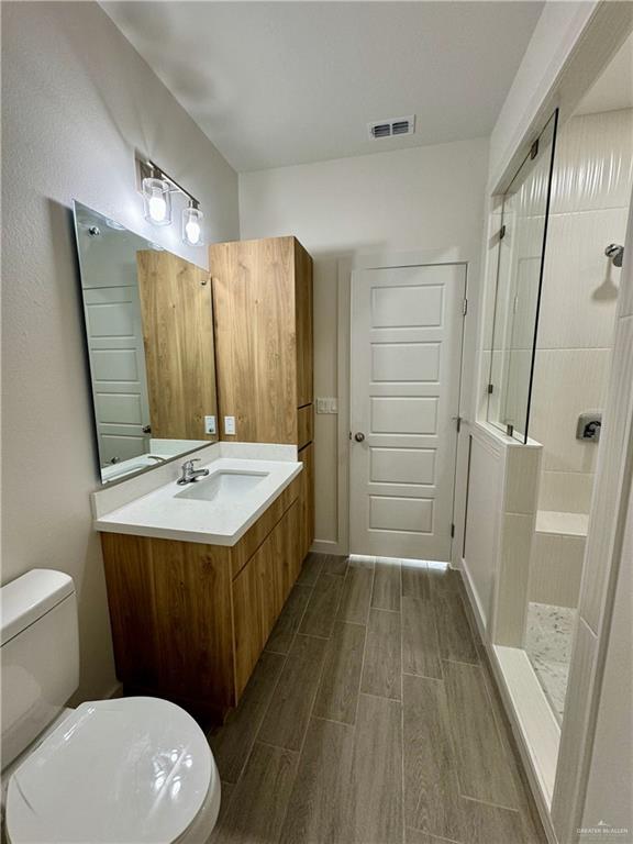 Building Photo - 13 West Dr