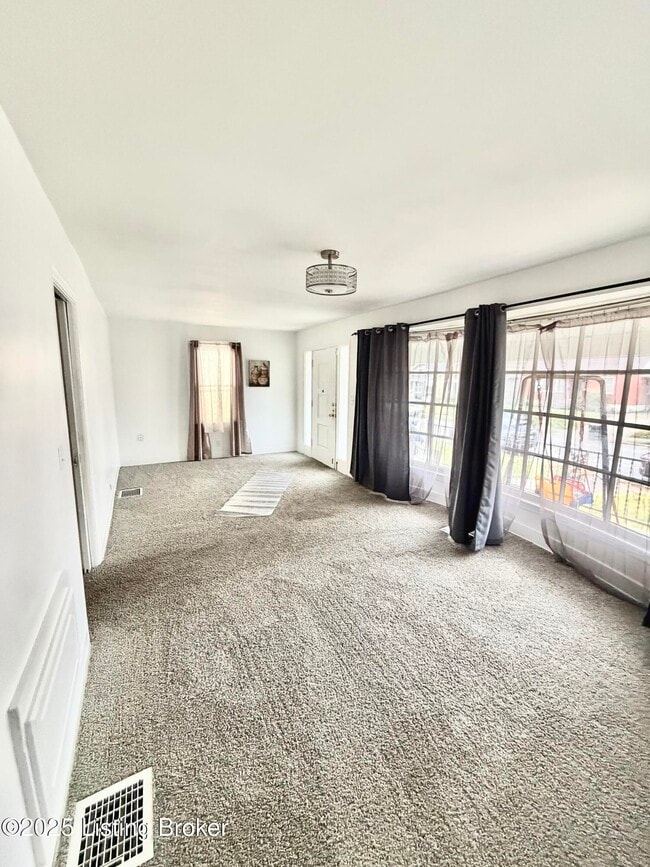 Building Photo - 3317 Dumesnil St