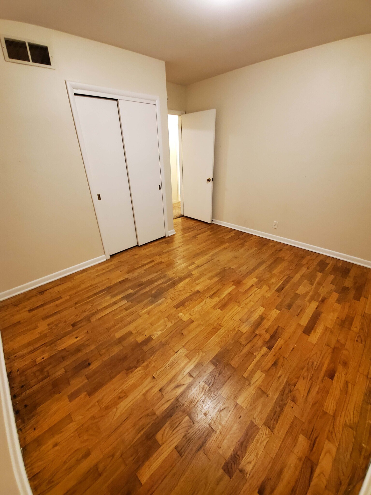 Building Photo - 76 Union Ave SE