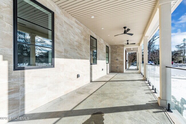 Building Photo - 497 Norwood Ave