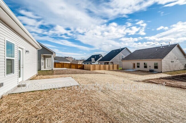 Building Photo - 1529 Holton Rd