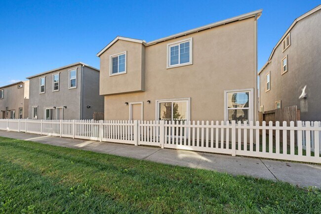 Building Photo - 461 Ashwick Loop