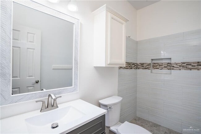 Building Photo - 204 Jacobo Ave