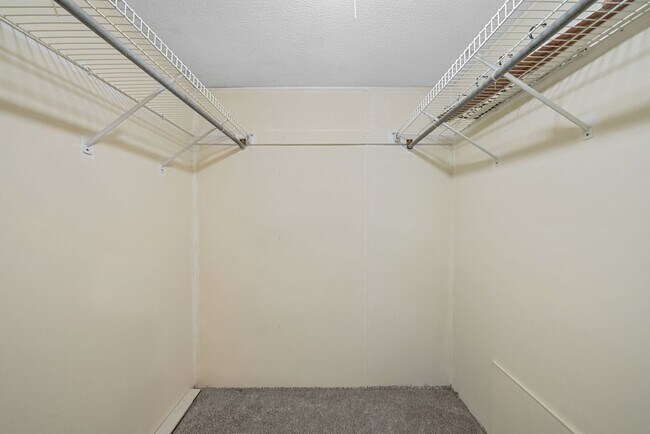 Building Photo - 1845 Evans Rd