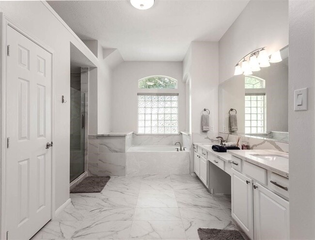 Building Photo - 3403 E Cedar Hollow Dr