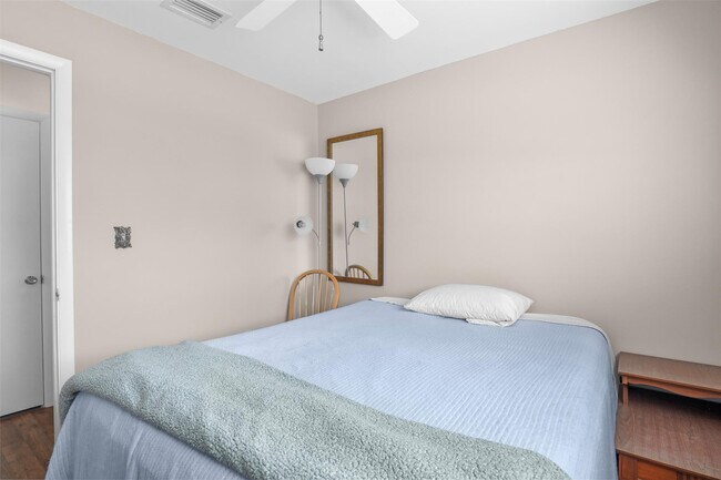 Building Photo - 9412 Bellewood St