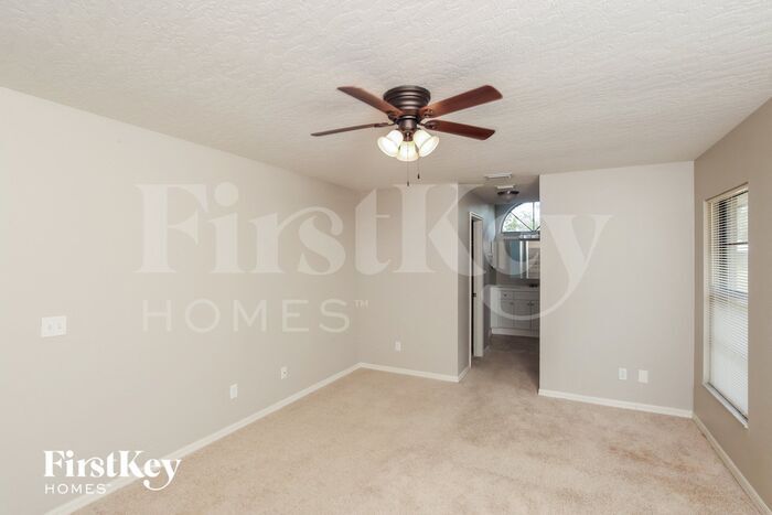 Building Photo - 601 Londonderry Cir SE