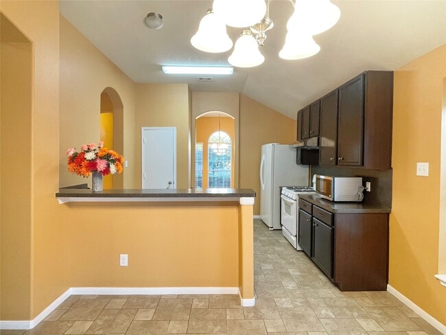 Building Photo - 9303 Daisy Cove Ln