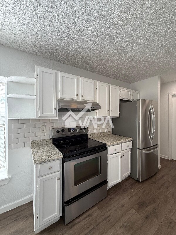 Building Photo - 826 Thrasher Dr