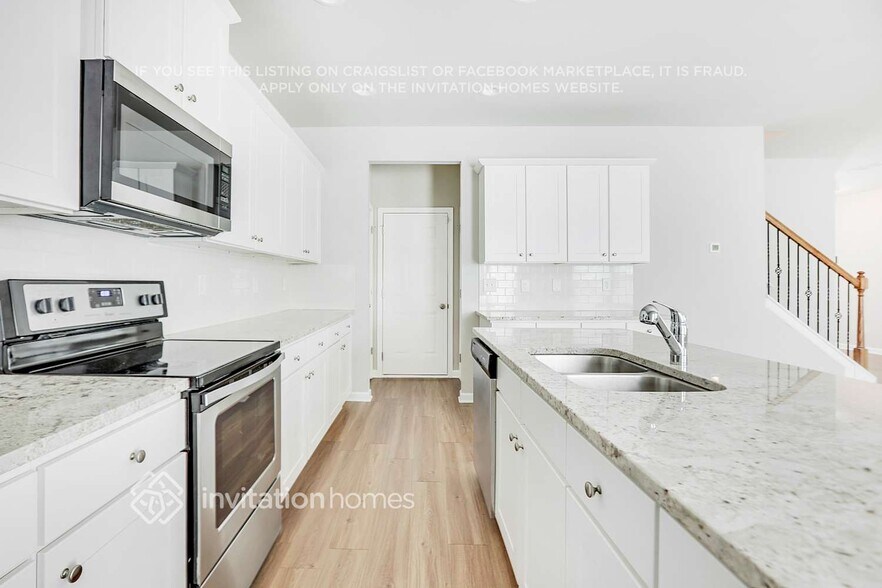 Building Photo - 173 Parkview Pl Dr